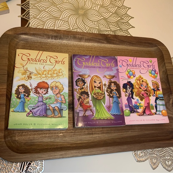 Goddess Girls Book Bundle - Picture 5 of 8